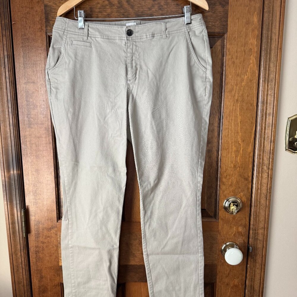 a new day Khaki Straight Leg Pants w/Pockets Size 12